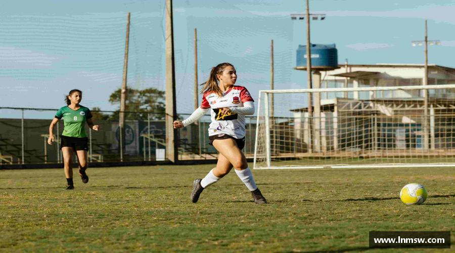 勇攀高峰，梦想飞扬